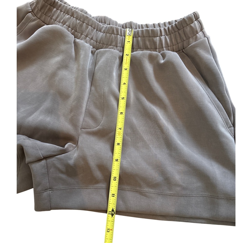A New Day Womens High-Rise Gray/Taupe Elastic Waist Shorts Side Pockets Small - Picture 2 of 8